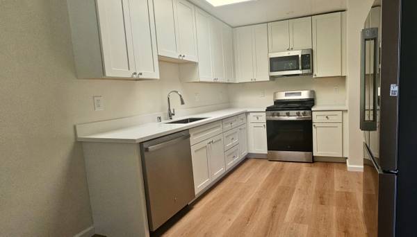 Remodeled Central Sunset 2BR Single-Family House Craigslist photo 10