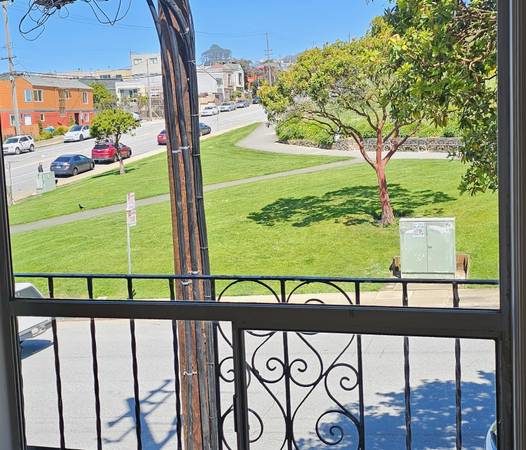 Remodeled Central Sunset 2BR Single-Family House Craigslist photo 4