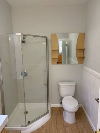 Sunny and Bright Flat at 983 Hampshire Craigslist photo 17