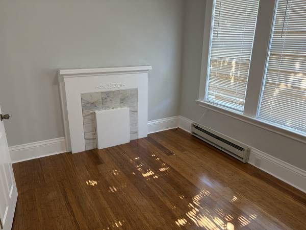 Sunny and Bright Flat at 983 Hampshire Craigslist photo 21