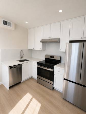 Newly Renovated Top-Floor 2BR near Golden Gate Park Craigslist photo 1