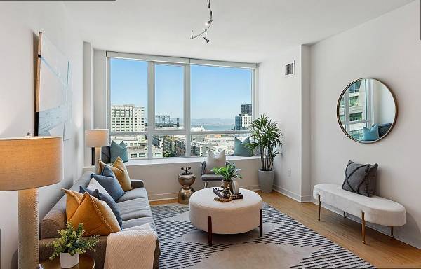 Mission Bay 1 Bed plus Den with Bay Views Craigslist photo 1