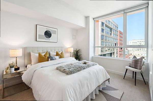 Mission Bay 1BR + Den with Bay Views near UCSF Craigslist photo 6