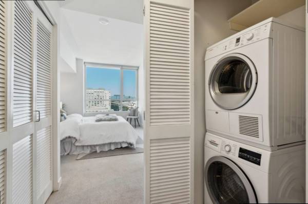 Mission Bay 1BR + Den with Bay Views near UCSF Craigslist photo 8