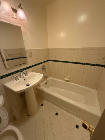 Renovated Pacific Heights 1BR Condo near Lafayette Park Craigslist photo 11