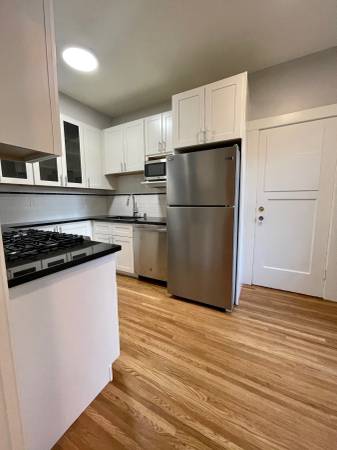 Large 2BR with In-Unit Laundry near Golden Gate Park Craigslist photo 2