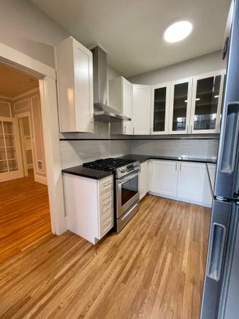Large 2BR with In-Unit Laundry near Golden Gate Park Craigslist photo 3