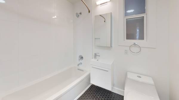 Polk Gulch 2BR/2BA with In-Unit Laundry and Dishwasher Craigslist photo 11