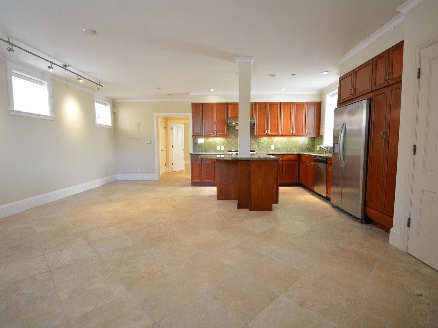 1050 Dolores St APT E Zillow photo 13
