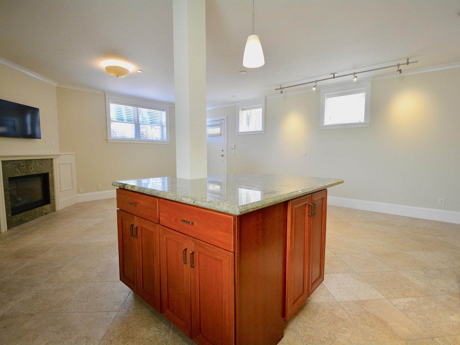 1050 Dolores St APT E Zillow photo 15