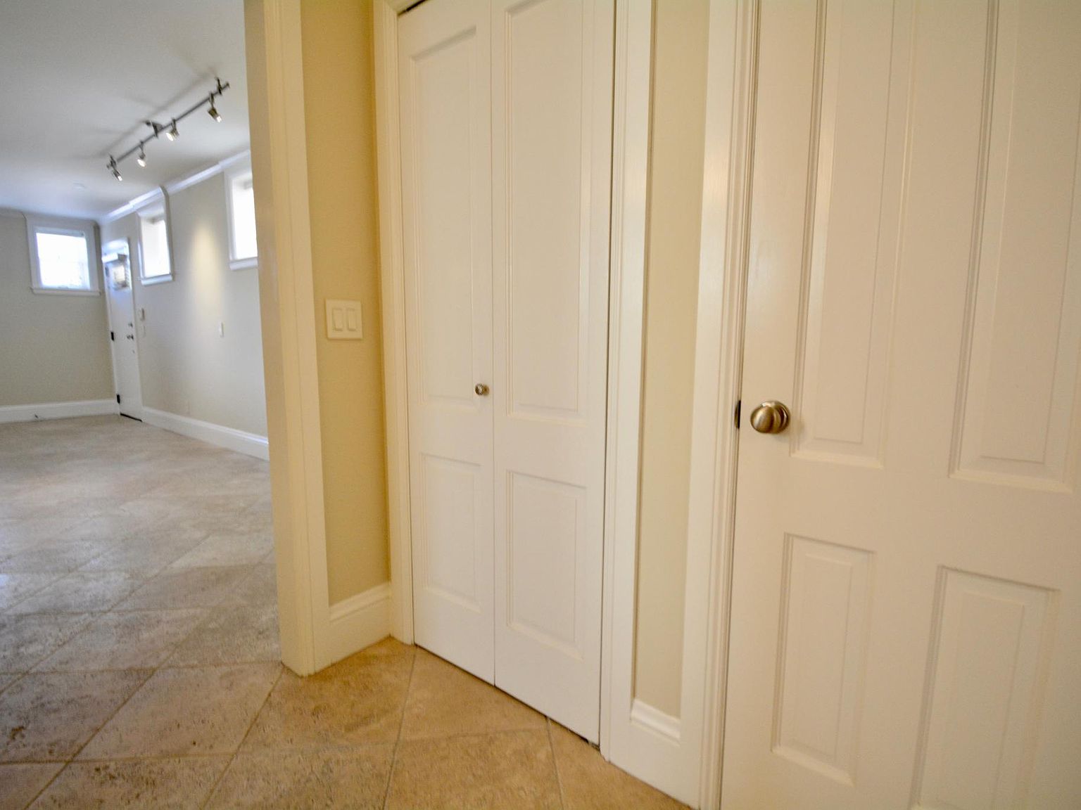 1050 Dolores St APT E Zillow photo 19
