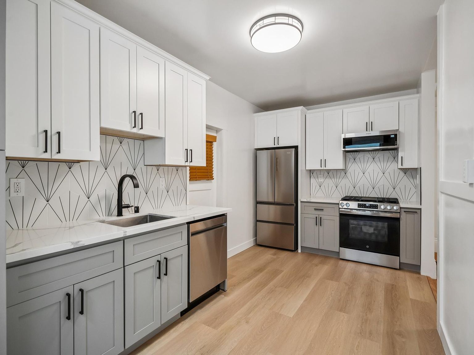 1374 Filbert St Zillow photo 11