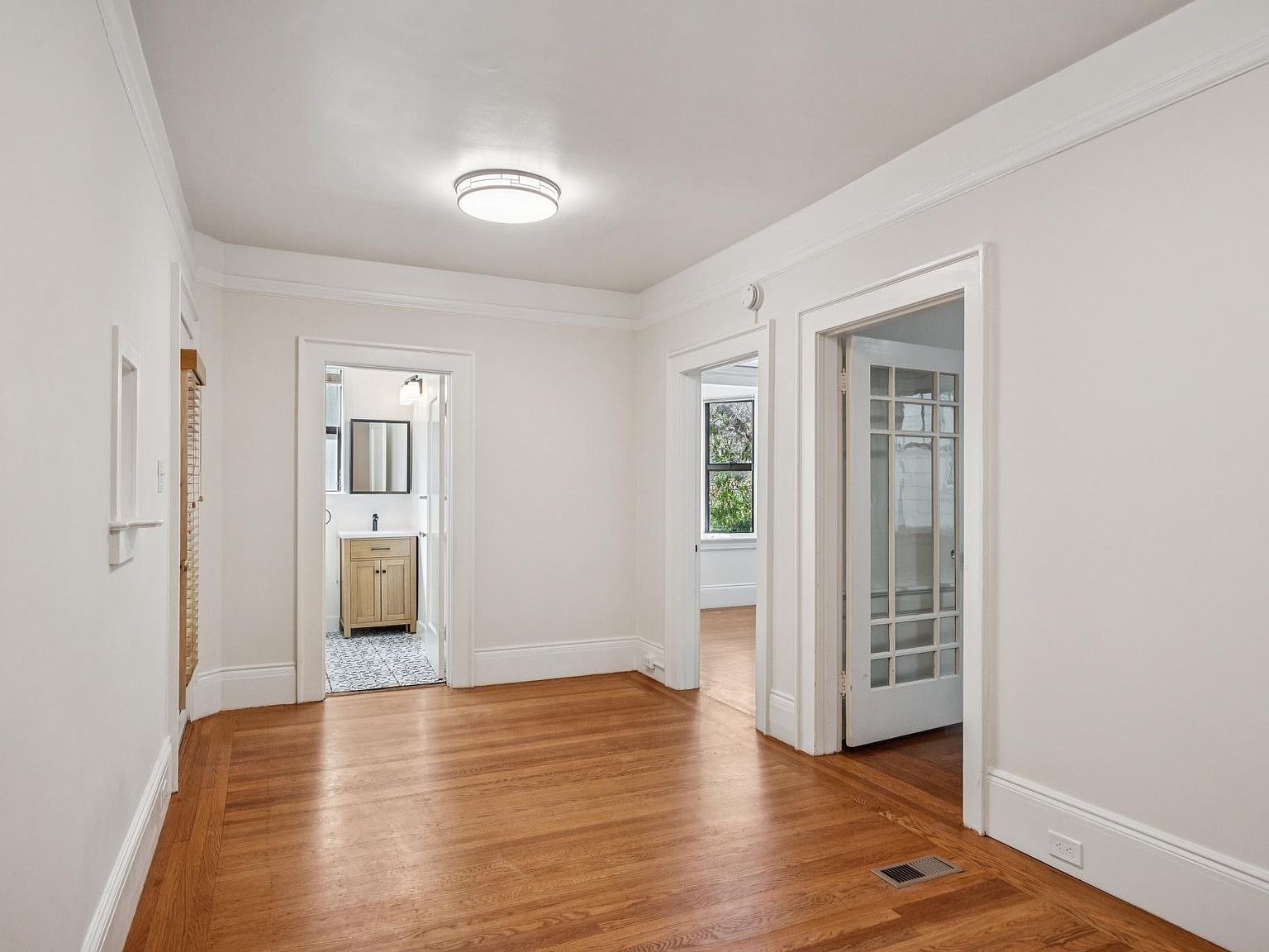 1374 Filbert St Zillow photo 13