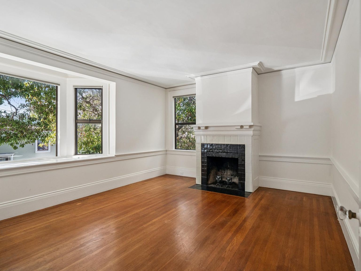 1374 Filbert St Zillow photo 15