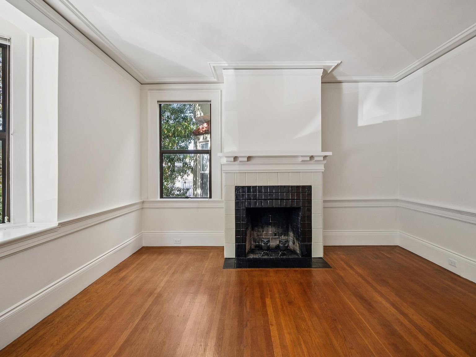 1374 Filbert St Zillow photo 16
