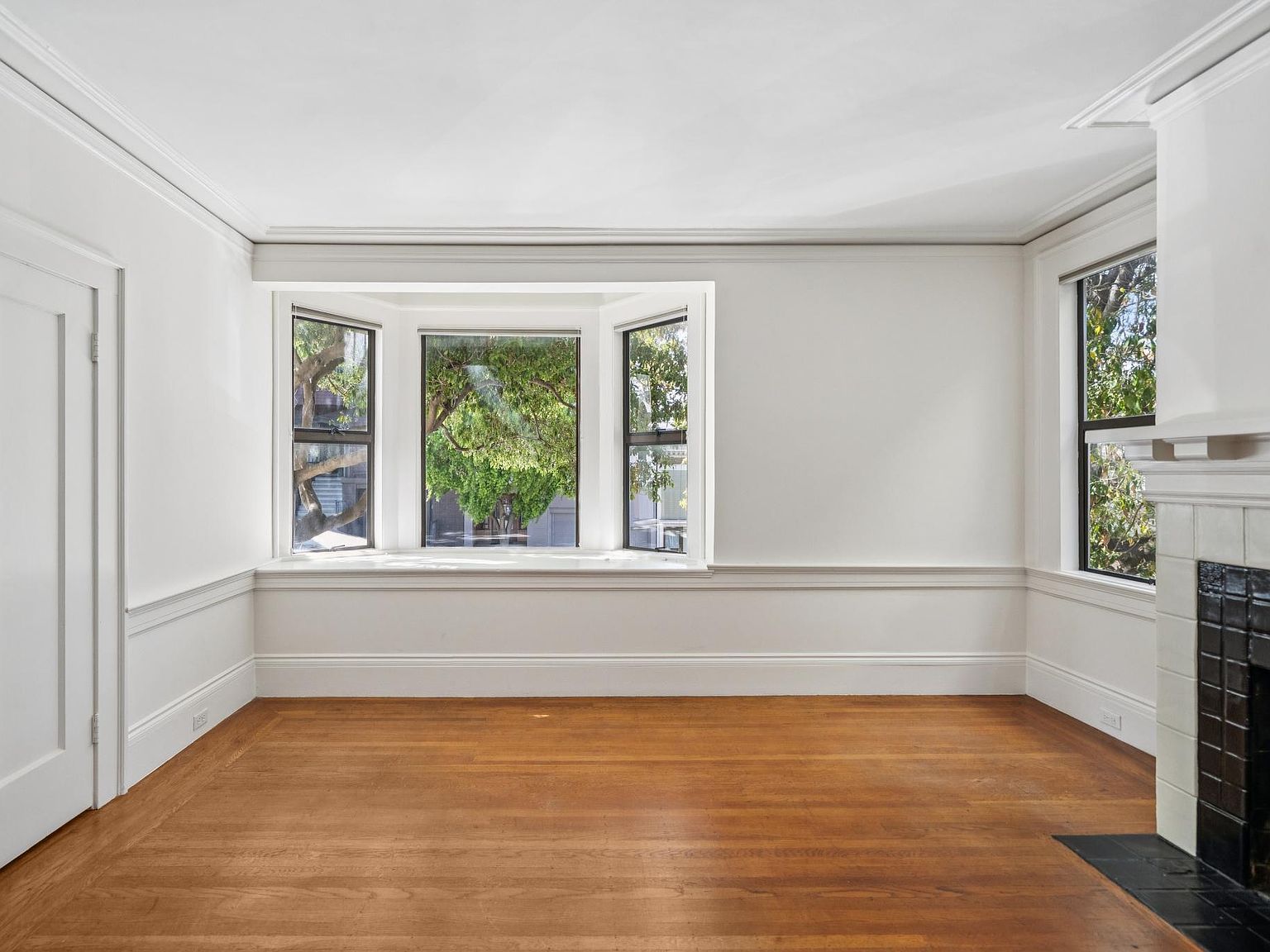 1374 Filbert St Zillow photo 17