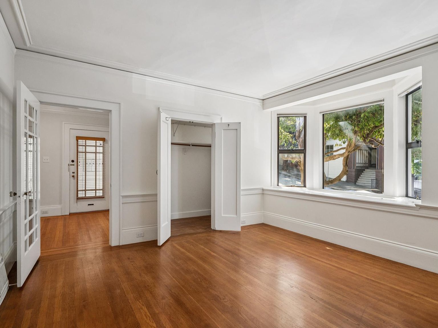 1374 Filbert St Zillow photo 18