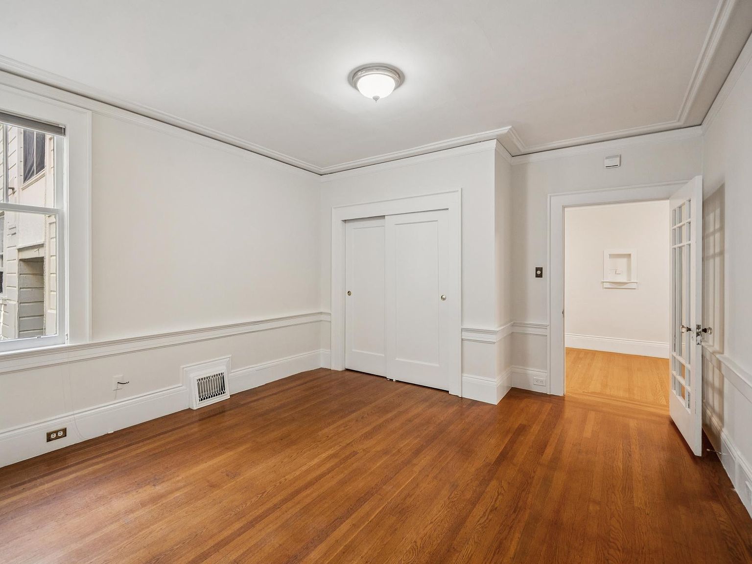 1374 Filbert St Zillow photo 20