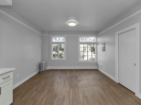 1390 Pine St #32 Zillow photo 8