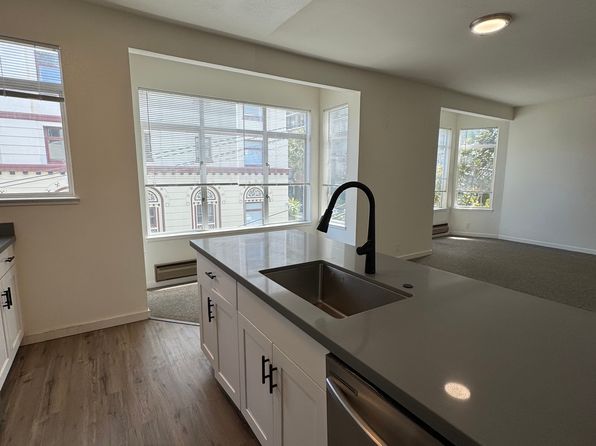 1400 Jones St APT 202 Zillow photo 4