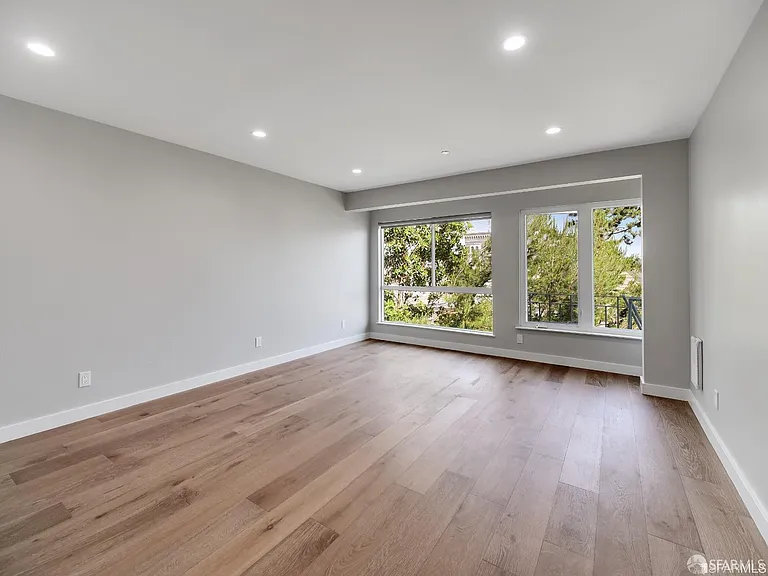 2nd image of 1856 Pacific Ave APT 3