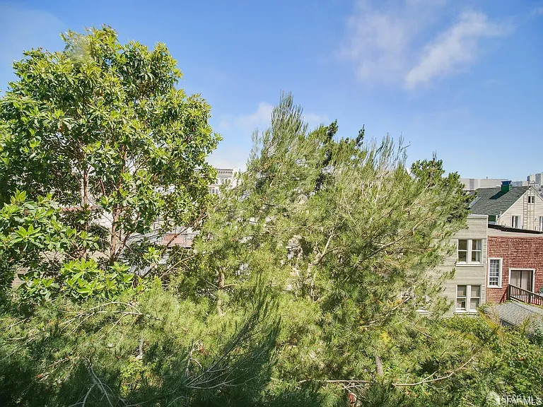 5th image of 1856 Pacific Ave APT 3