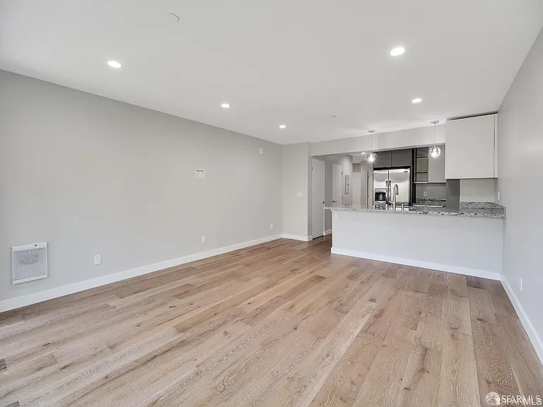6th image of 1856 Pacific Ave APT 3