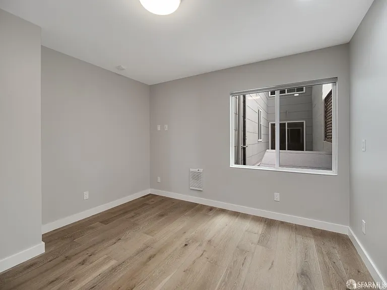 12th image of 1856 Pacific Ave APT 3