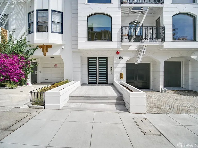 15th image of 1856 Pacific Ave APT 3