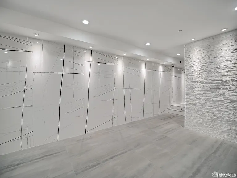 17th image of 1856 Pacific Ave APT 3