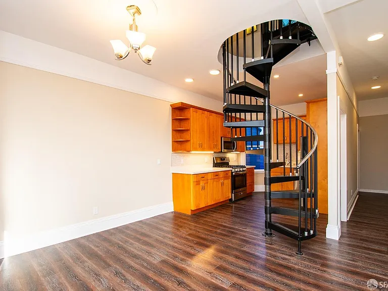 2nd image of 205 Bonview St #205