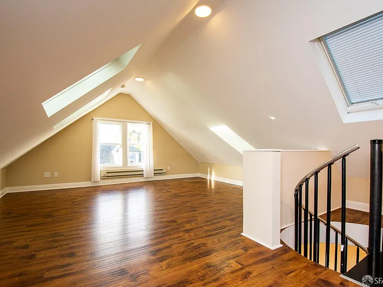 9th image of 205 Bonview St #205