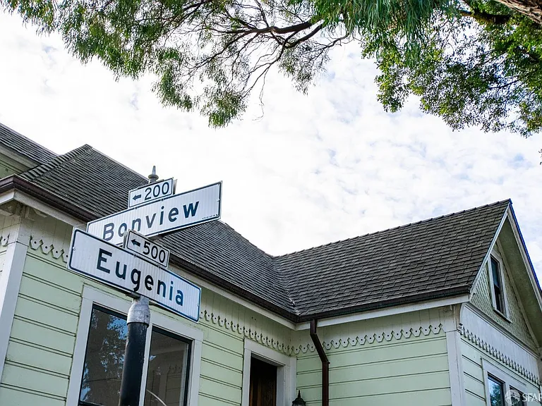12th image of 205 Bonview St #205