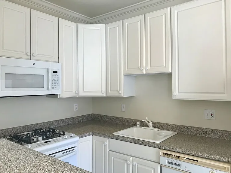 6th image of 2130 Beach St APT 301