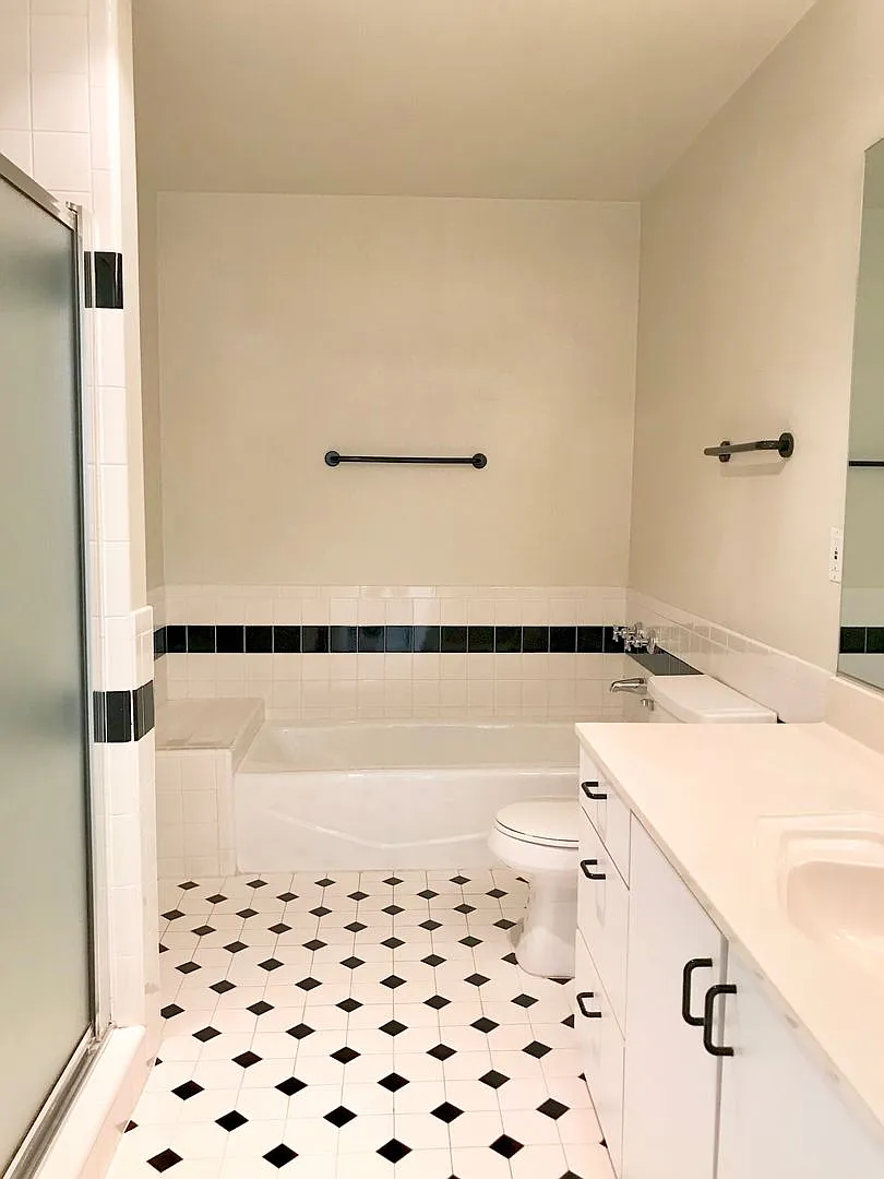 10th image of 2130 Beach St APT 301