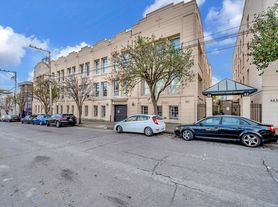 226 27th St APT 1 Zillow photo 7