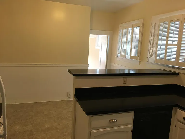 8th image of 23 Palm Ave APT 2