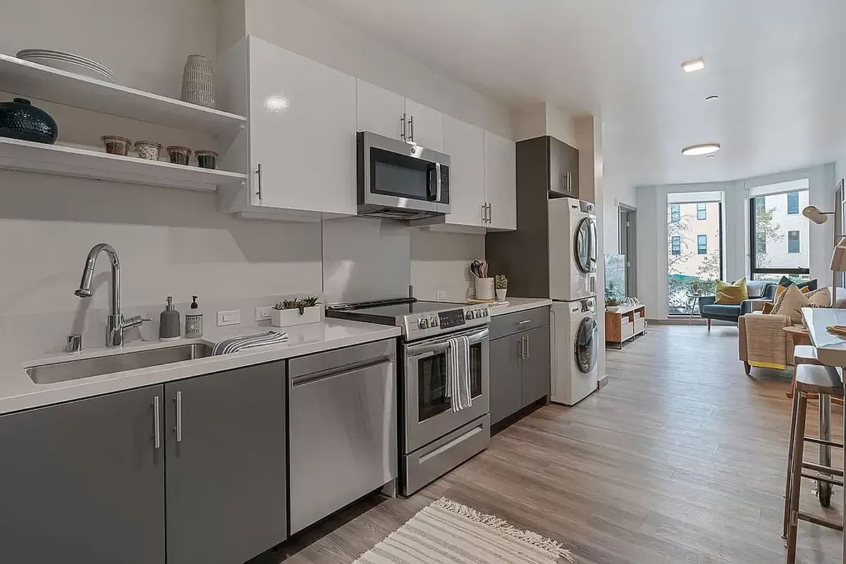 235 Valencia St APT 402 Zillow photo 1