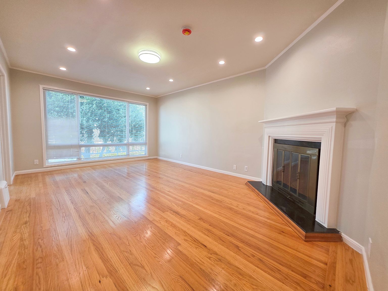 2410-2412 34th Ave #2410 Zillow photo 1