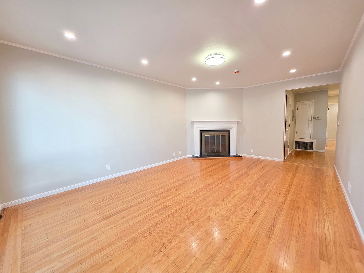 2410-2412 34th Ave #2410 Zillow photo 2