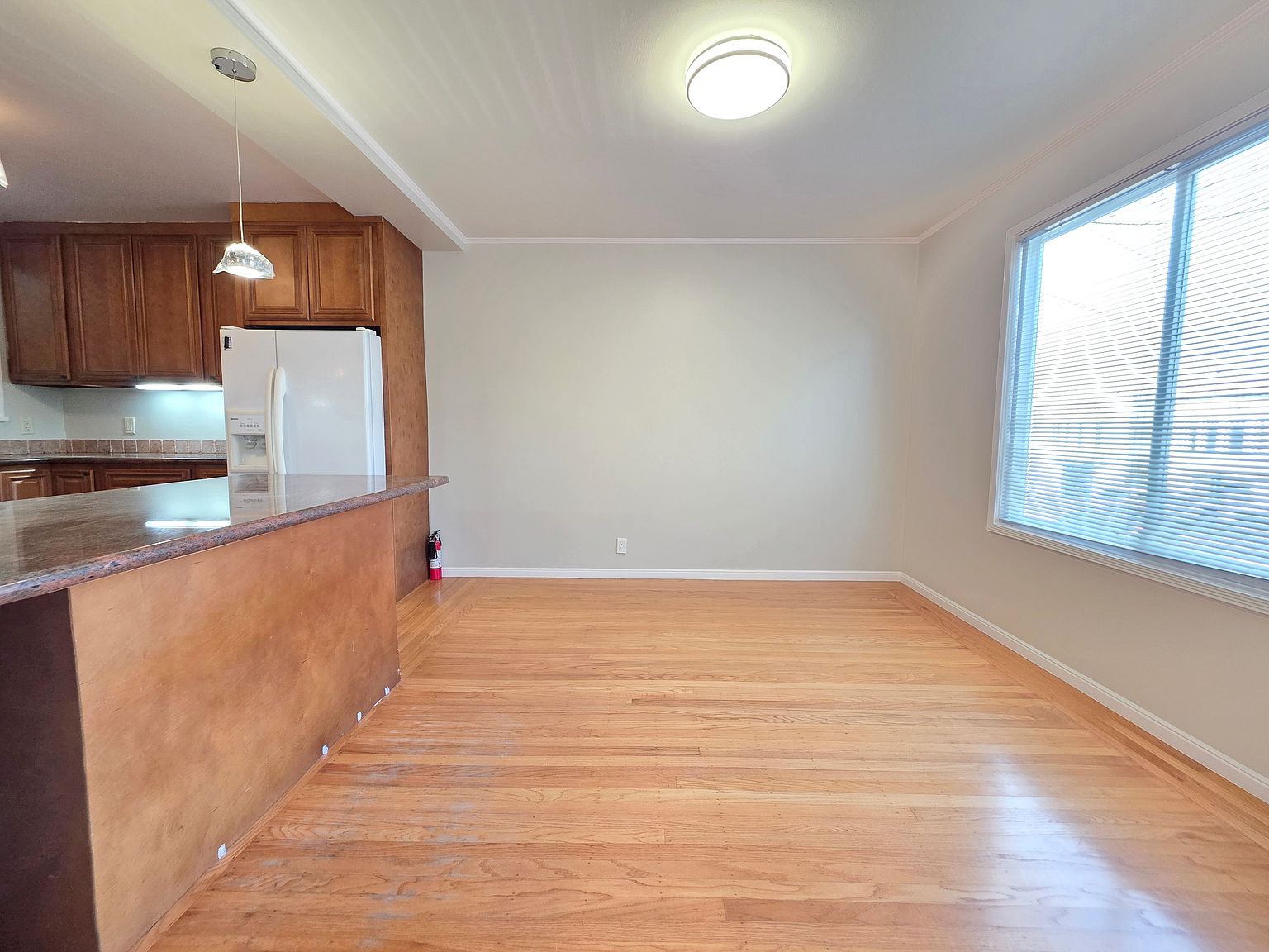 2410-2412 34th Ave #2410 Zillow photo 3