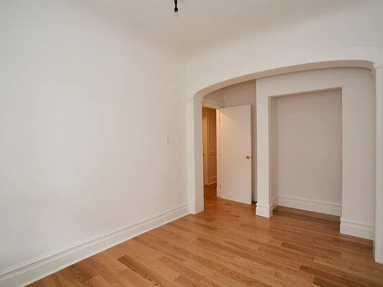 5th image of 2808 Folsom St