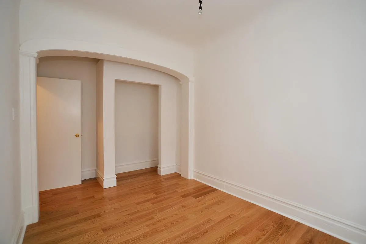 7th image of 2808 Folsom St