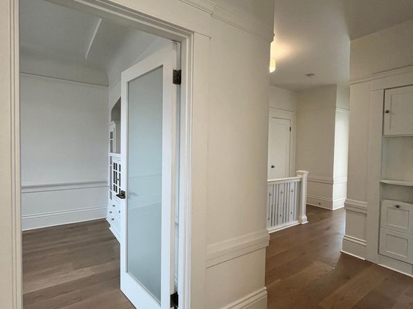 312 Francisco St Zillow photo 23