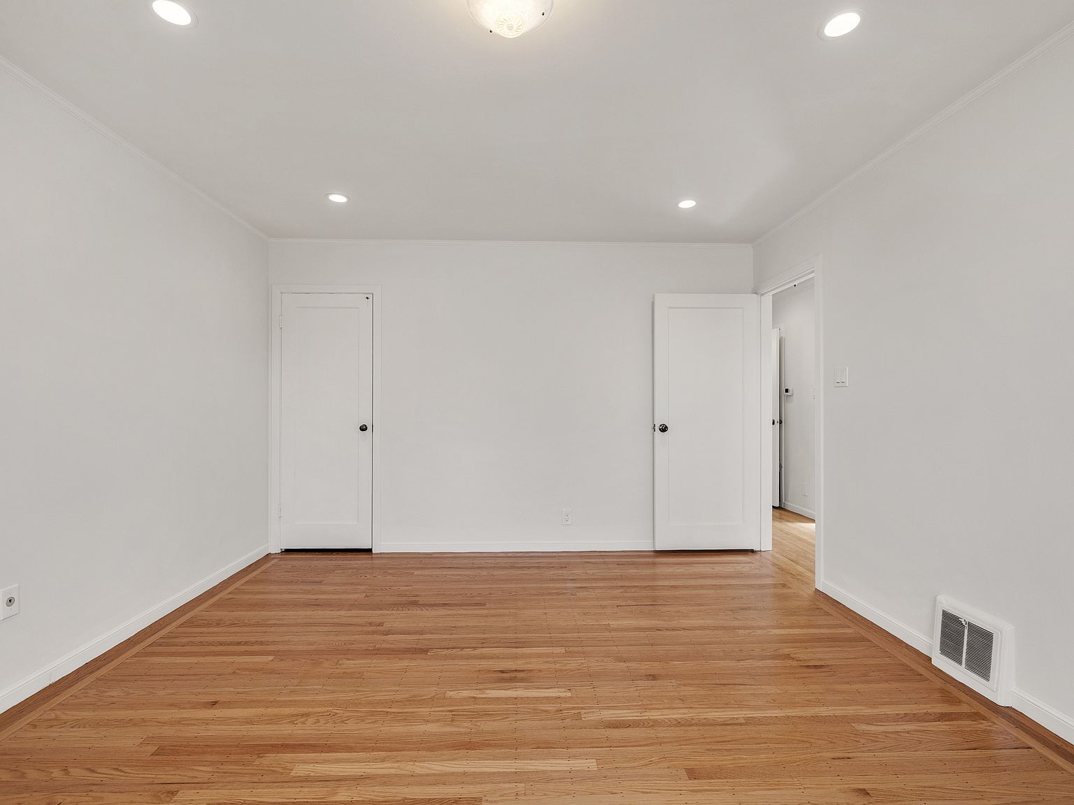 318 Allison St Zillow photo 16