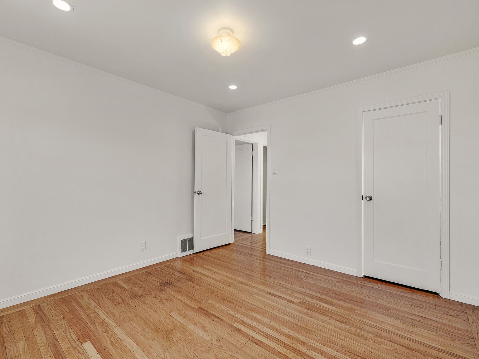 318 Allison St Zillow photo 18