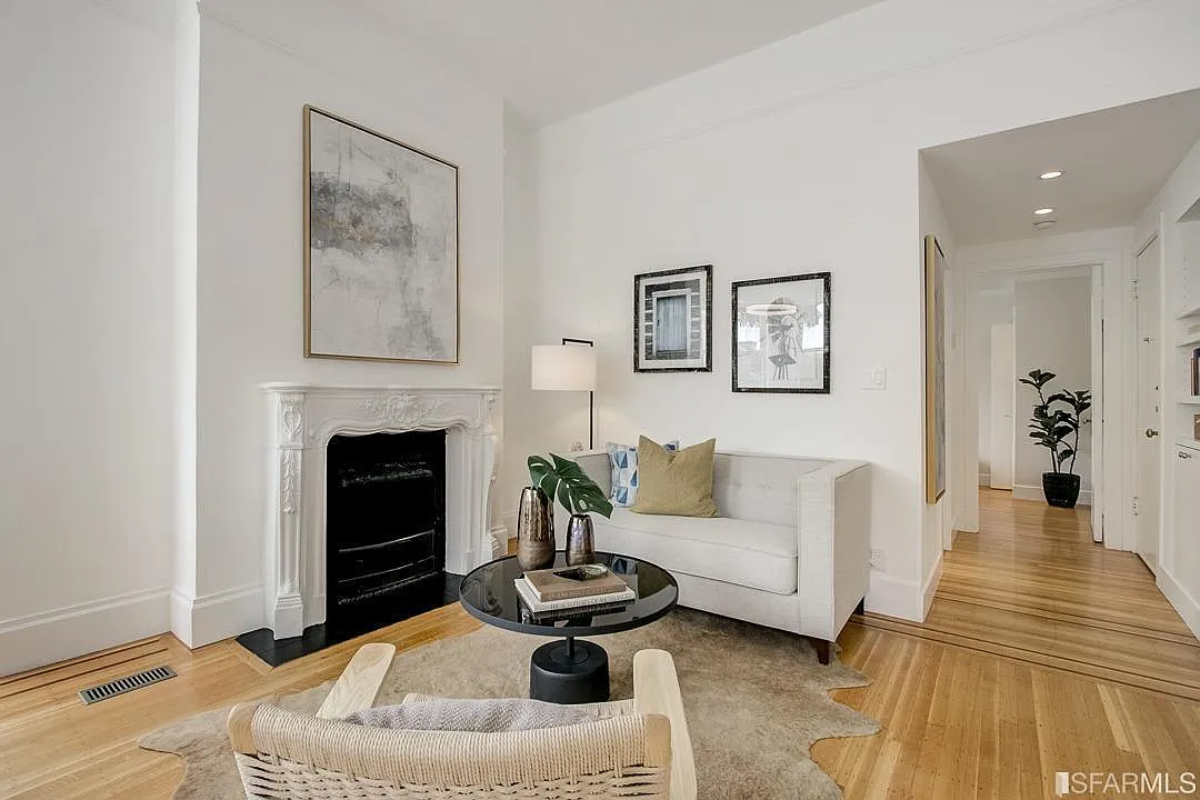 4th image of 360 Lake St APT 1