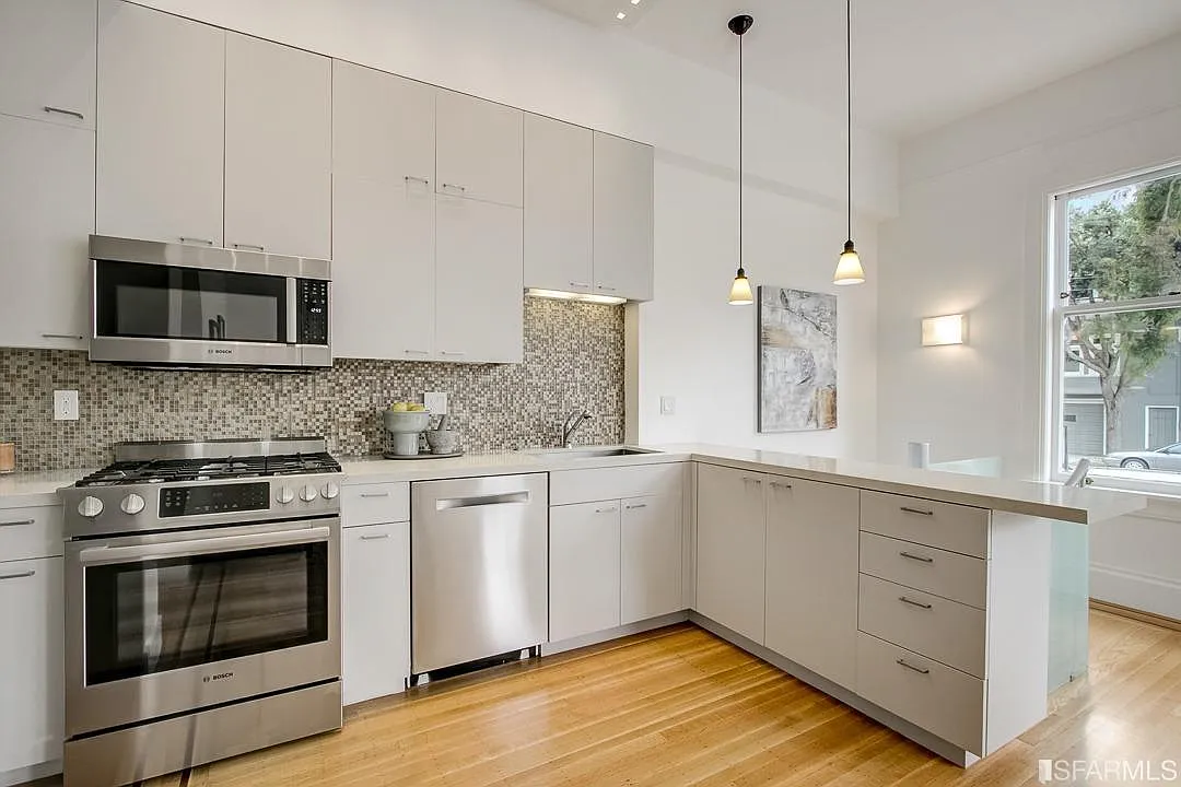 7th image of 360 Lake St APT 1