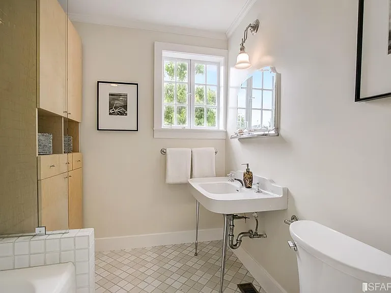 12th image of 360 Lake St APT 1
