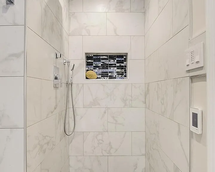 21st image of 360 Lake St APT 1